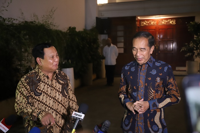 Presiden ke-7 RI Joko Widodo dan Presiden Prabowo Subianto. (SinPo.id/Ashar)