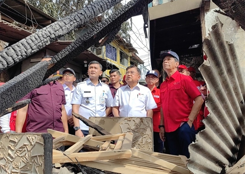 JK mengunjungi lokasi kebakaran di Kemayoran (SinPo.id/ Humas PMI)