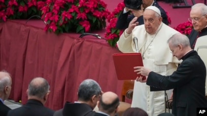 Paus Fransiskus di aula Paulus VI di Vatikan (SinPo.id/ AFP)