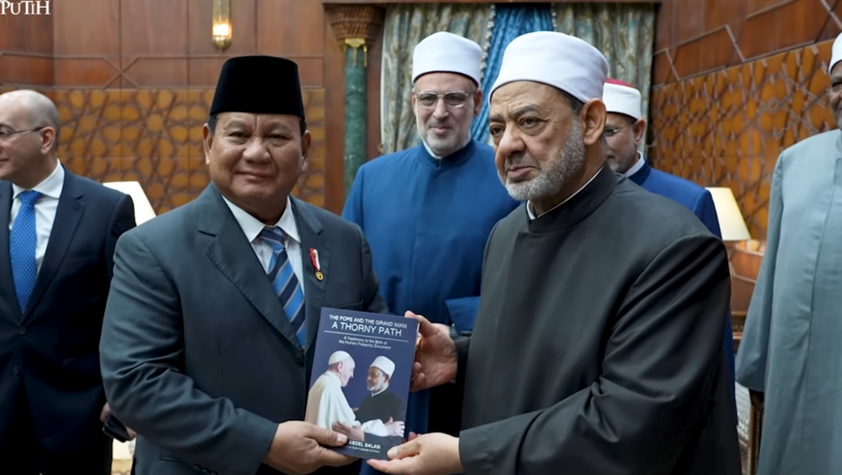 Presiden RI Prabowo Subianto bertemu Grand Syekh Al-Azhar, Imam Akbar Ahmed Al-Tayeb (SinPo.id/Youtube Setpres)