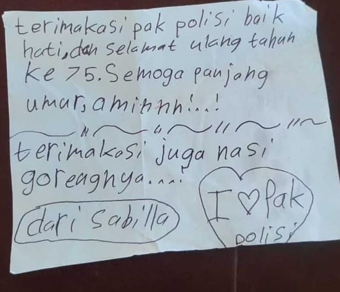Surat cinta yang ditulis anak SD untuk polisi (SinPo.id/Humas Polda Metro Jaya)