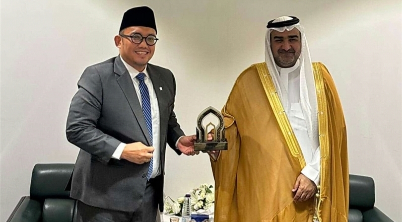 Wakil Kepala BP Haji Dahnil Anzar Simanjuntak dan Hassan bin Yahya (SinPo.id/ Dok. BP Haji)