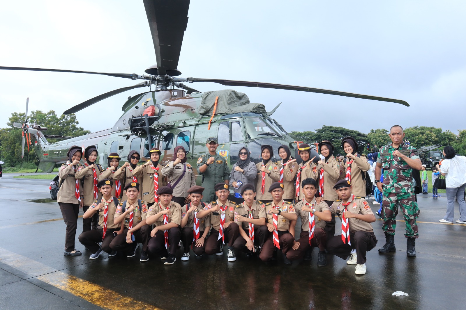 Para Pelajar Antusias Ikuti Kunjungan Kedirgantaraan di Lanud Sultan Hasanuddin (SinPo.id/PuspenTNI)