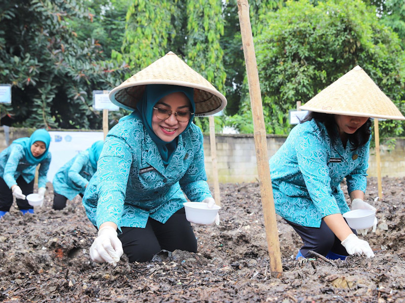 Pemprov DKI Gelar Tanam Serentak di Jakarta (SinPo.id/Beritajakarta)