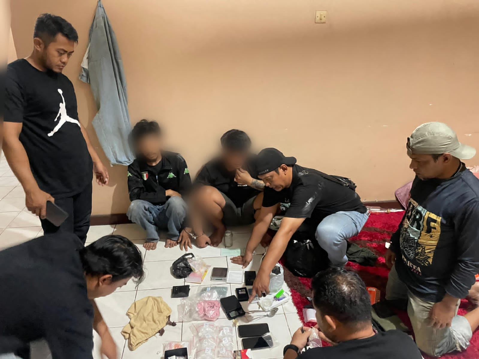 Penangkapan pelaku peredaran narkoba (SinPo.id/ Humas Polres Jakbar)