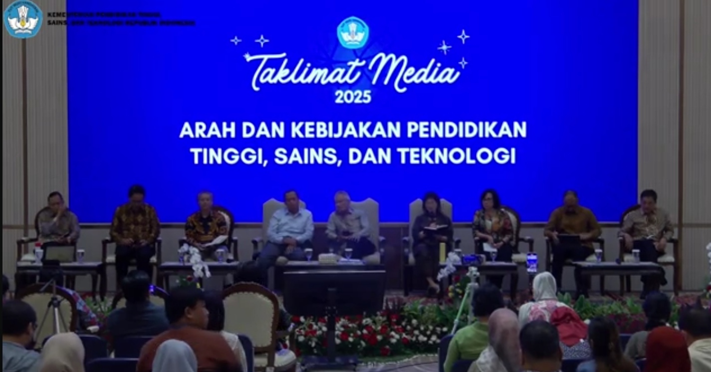 Acara Taklimat Media 2025 Kemendikti Saintek. (SinPo.id/tangkap layar)