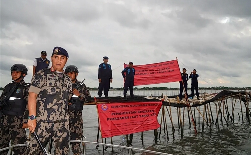 Ilustrasi KKP menyegel pagar laut di perairan Tangerang (SinPo.id/ Dok. KKP)