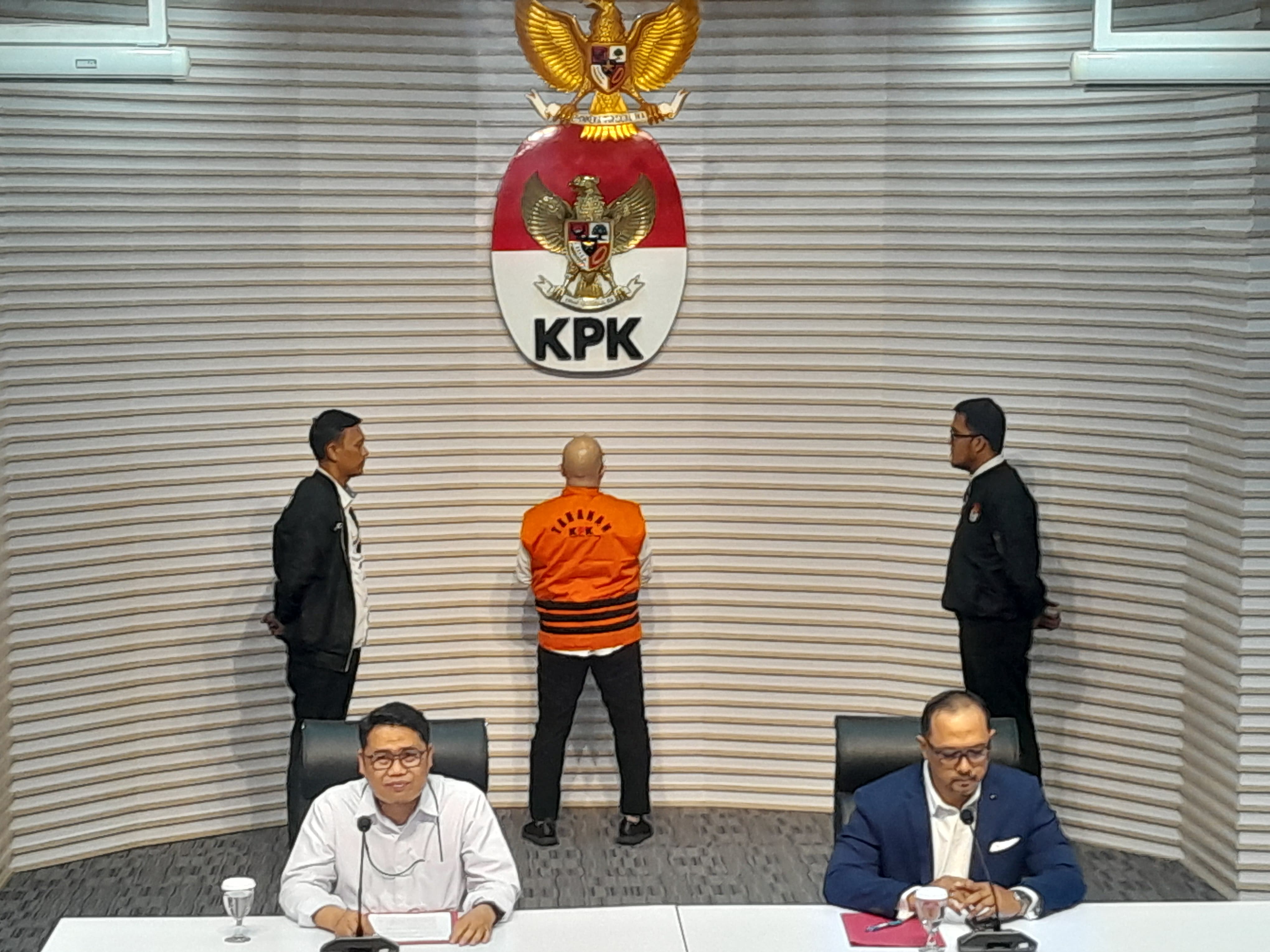 KPK Tahan Eks Dirut Taspen Kosasih