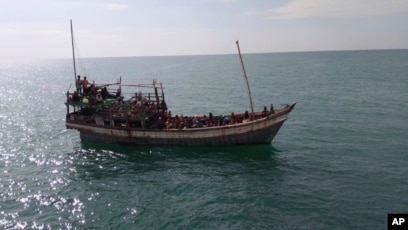 boat with Rohingya refugees attempting (SinPo.id/AP)