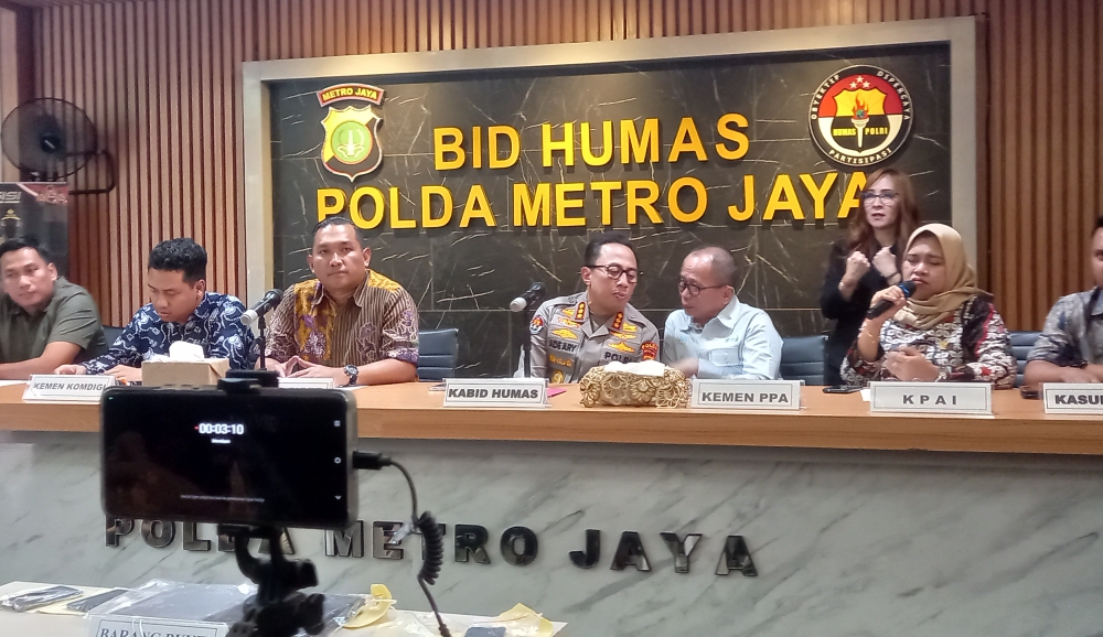 Konferensi pers penyebaran video anak di bawah umur (SinPo.id/Firdausi)