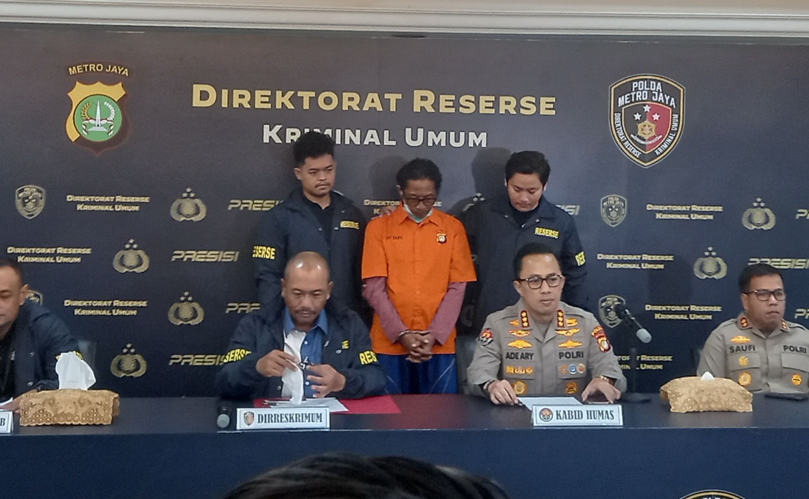 Konfrensi pers pembunuhan aktor Sandy Permana (SinPo.id/Firdausi)