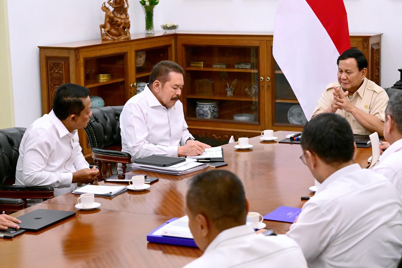 Presiden Prabowo Subianto bersama Jaksa Agung (SinPo.id/ Setpres)