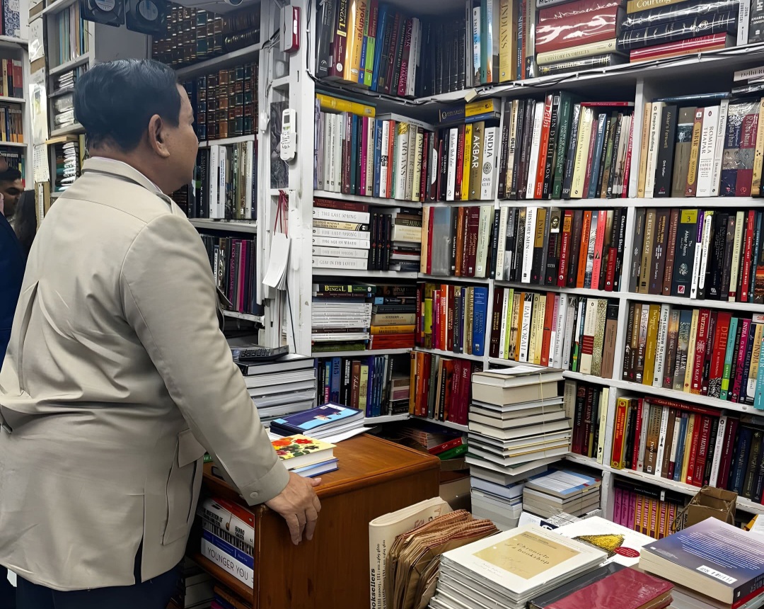 Presiden Prabowo Singgah ke Toko Buku Langganan di New Delhi Saat di India (SinPo.id