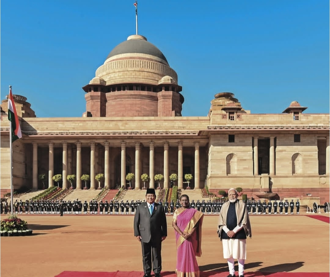 Presiden RI Prabowo Subianto melakukan kunjungan kenegaraan dalam memperingati Hari Republik ke-76 India di Istana Kepresidenan Rashtrapati Bhavan New Delhi (Ashar/Foto:Tim Media Presiden/SinPo.id)