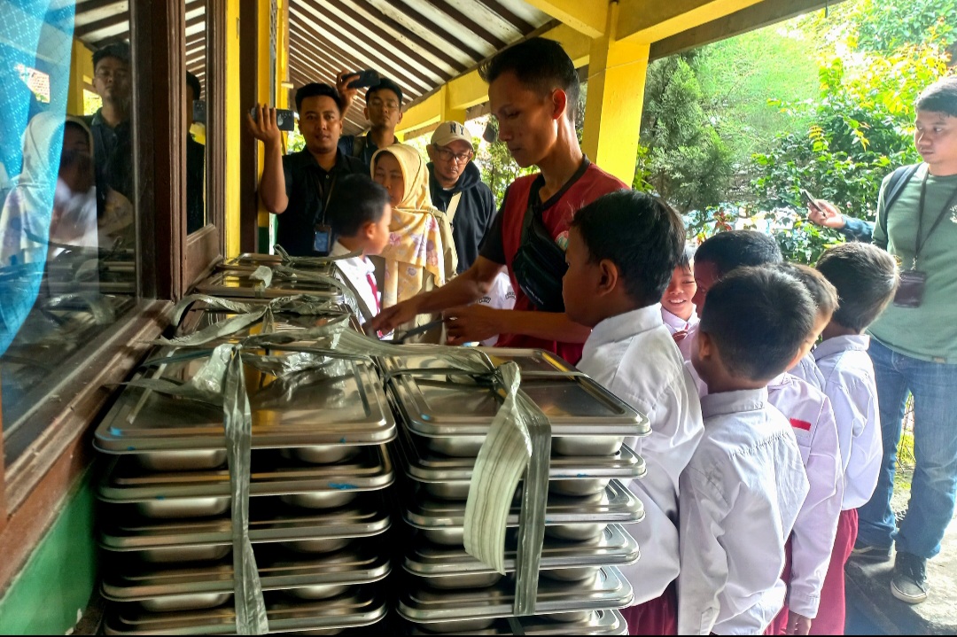 Pelaksanaan MBG di Sekolah (SinPo.id/Anam)