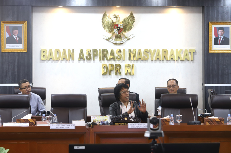 BAM DPR gelar RDPU dengan Koalisi Ojol membahas ketidakjelasan status pekerjaan dan hubungan kerja kemitraan dengan pihak perusahaan aplikator (Ashar/SinPo.id)