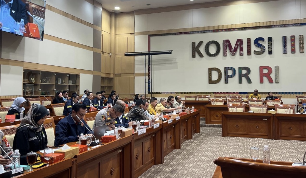 Rapat dengar pendapat umum Komisi III DPR RI terkait kematian Kenzha Walewangko di Kompleks Parlemen, Jakarta. Istimewa