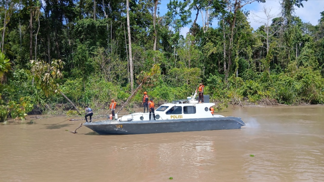 Proses pencarian Iptu Tomi di Papua (SinPo.id/Humas Polri)