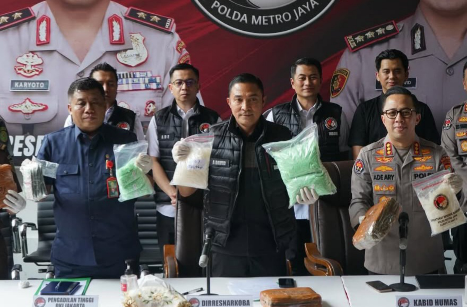 Dirresnarkoba Polda Metro Jaya, Kombes Pol Ahmad David (tengah) (SinPo.id/ Firdausi)