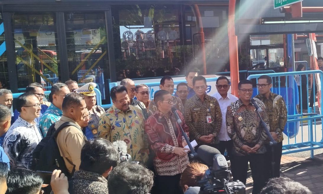 Pemprov Jakarta meresmikan Transjabodetabek yang melayani rute Blok M-Alam Sutera pada Kamis, 24 April 2025 hari ini. (SinPo.id/Istimewa)