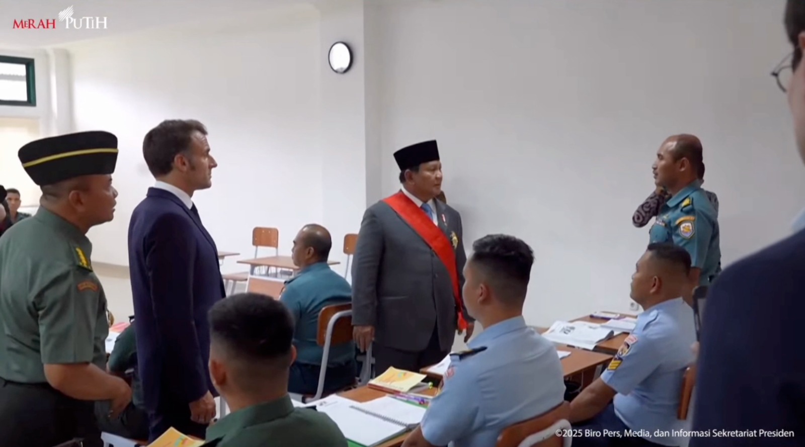 Presiden Prabowo Ajak Presiden Macron Tinjau Kelas Bahasa Prancis di Akmil (SinPo.id/Tim Media)