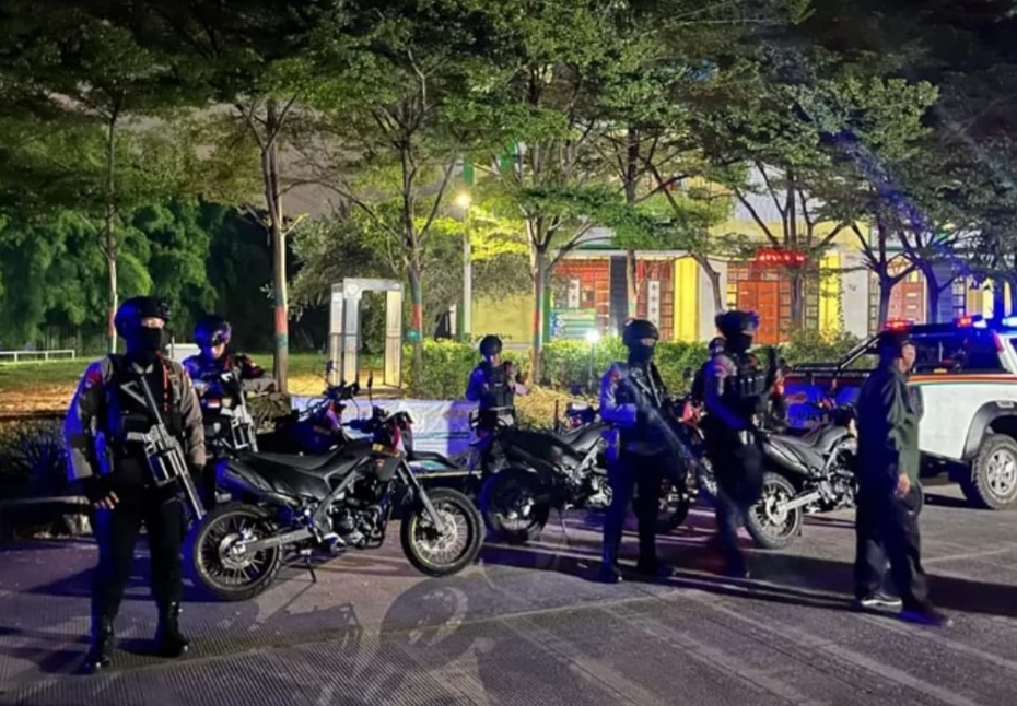 Anggota Brimob Polda Metro Jaya saat menggelar patroli rutin (SinPo.id/Humas PMJ)