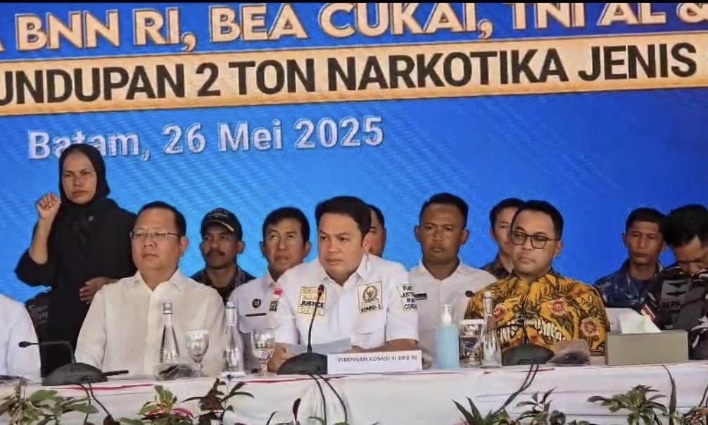 Wakil Ketua Komisi III DPR RI Dede Indra Permana Soediro (Tengah). Istimewa