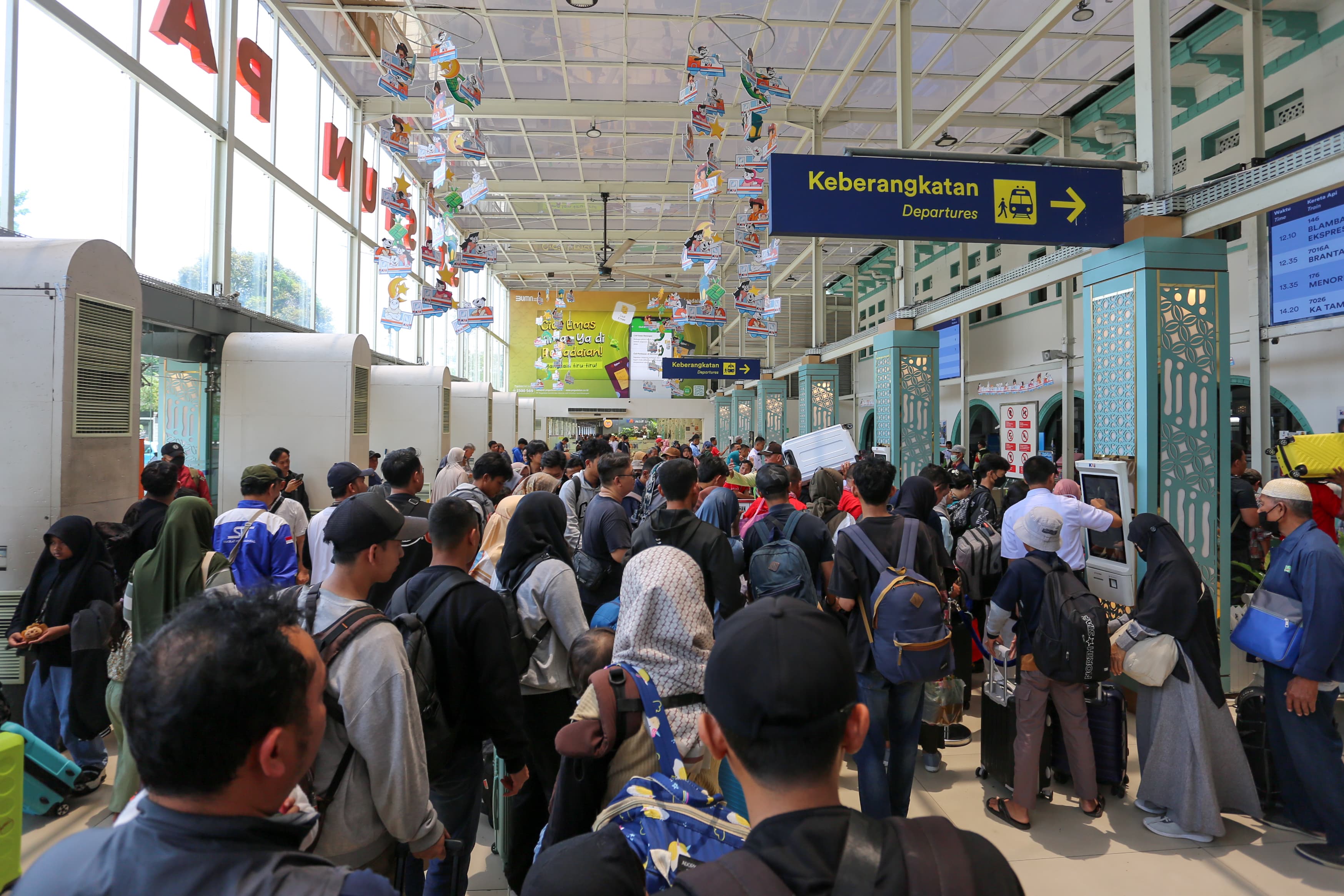 Ilustrasi penumpang di stasiun kereta (SinPo.id/Ashar)