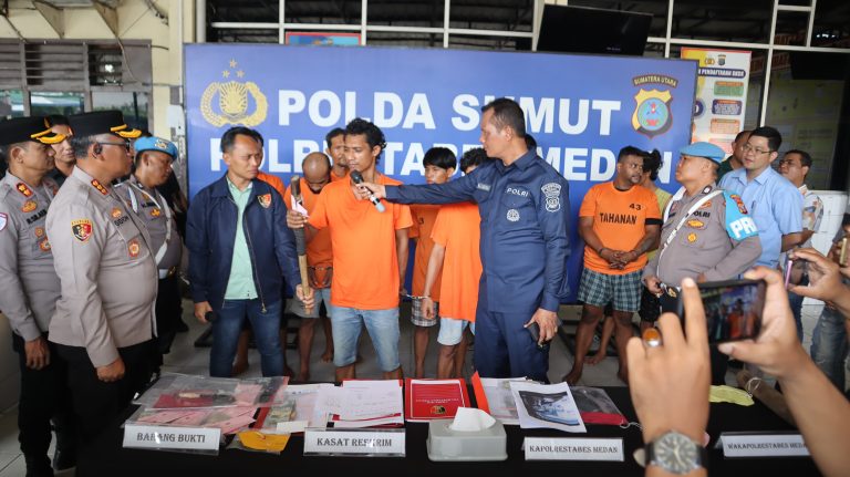 Konferensi pers kasus premanisme di Polrestabes Medan (SinPo.id/ Humas Polri)