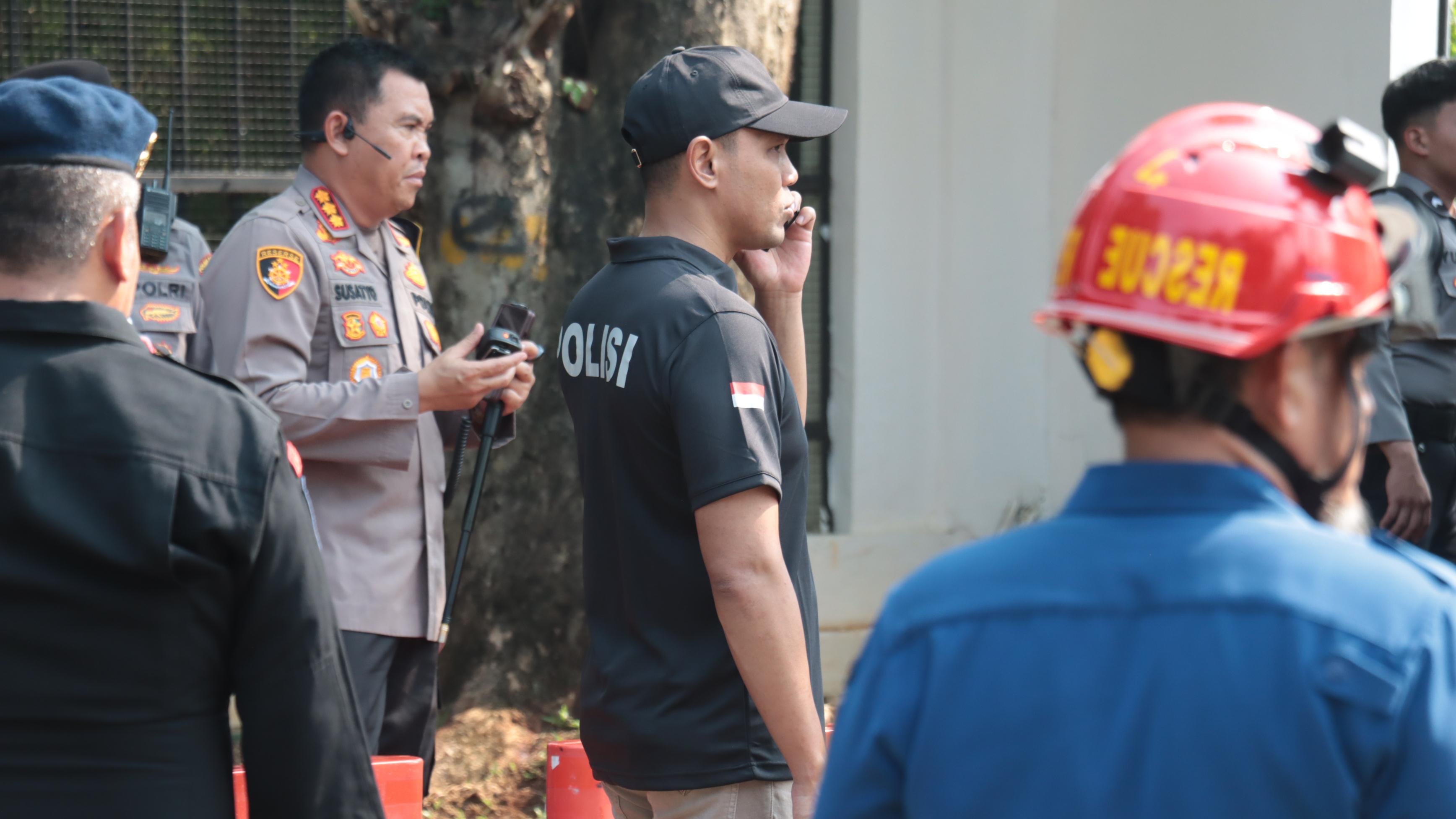 Para personel yang dipimpin Kapolres Jakpus mengawal sidang OKI (SinPo.id/Dok.Polres Jakpus)