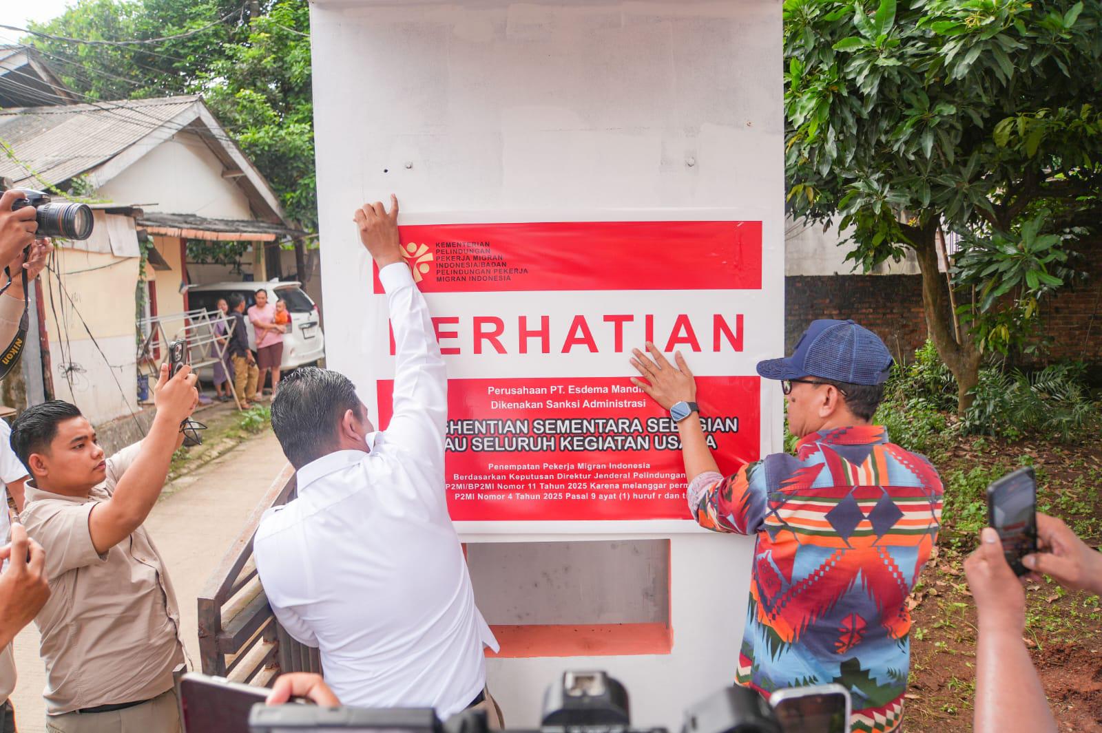 Menteri Karding segel perusahaan penempatan P3MI PT Esdema Mandiri di  Bekasi (SinPo.id/ Dok. KP2MI)
