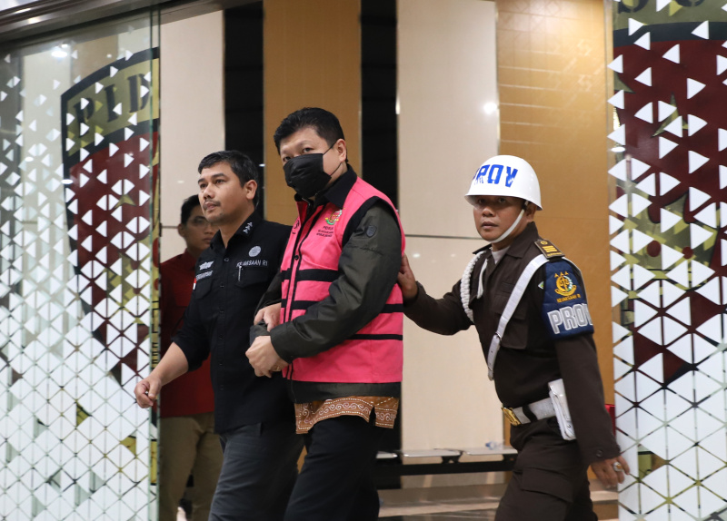 Kejagung resmi menahan Direktur Utama PT Sritex Iwan Setiawan Lukminto terkait dugaan kasus korupsi pemberian kredit (Ashar/SinPo.id)