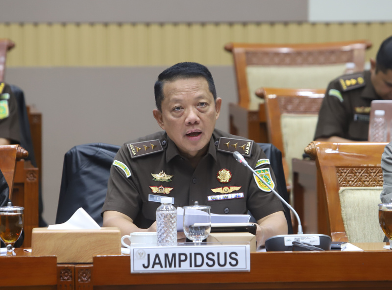Jaksa Agung Muda Bidang Pidana Khusus (Jampidsus) Febrie Ardiansyah gelar Rapat Dengar Pendapat (RDP) membahas kinerja tindak pidana khusus (Ashar/SinPo.id)