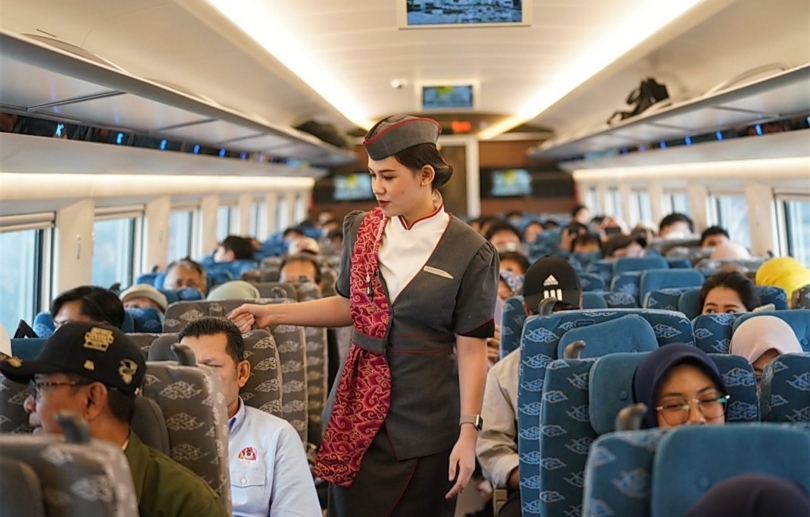 Ilustrasi penumpang kereta Whoosh (SinPo.id/ Dok. KCIC)