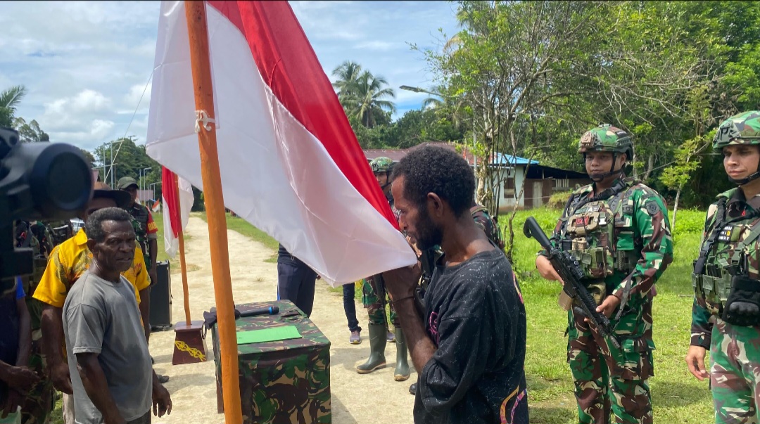 Eks OPM Yeremias Foumair Berikrar Setia Kembali ke Pangkuan NKRI (SinPo.id/Puspen TNI)
