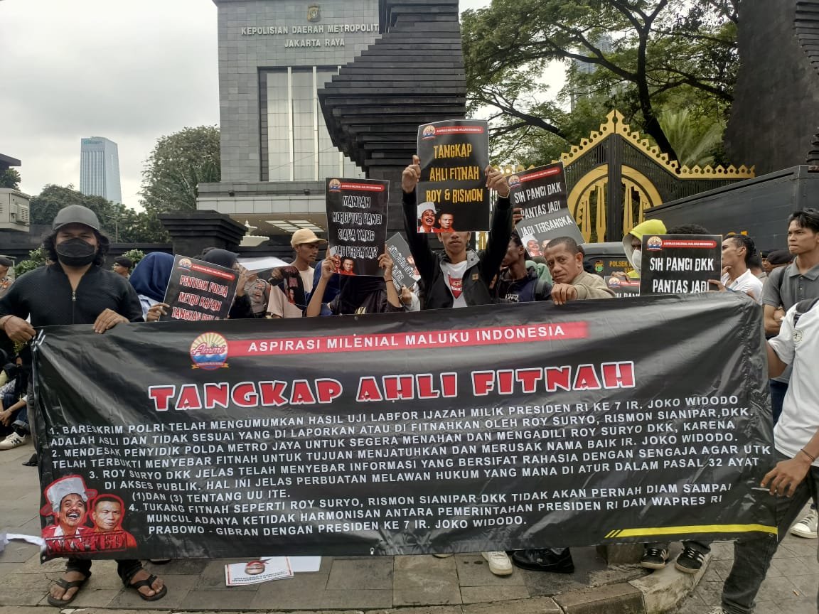 Massa aksi AMMI berdemo di depan Polda Metro Jaya, Jakarta (Sinpo.id/AMMI)