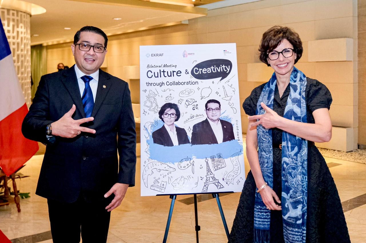 Menekraf Teuku Riefky Harsya menerima kunjungan Menteri Kebudayaan Prancis, Rachida Dati, di Kantor Kementerian Ekraf. (SinPo.id/Dok. Kemenekraf)