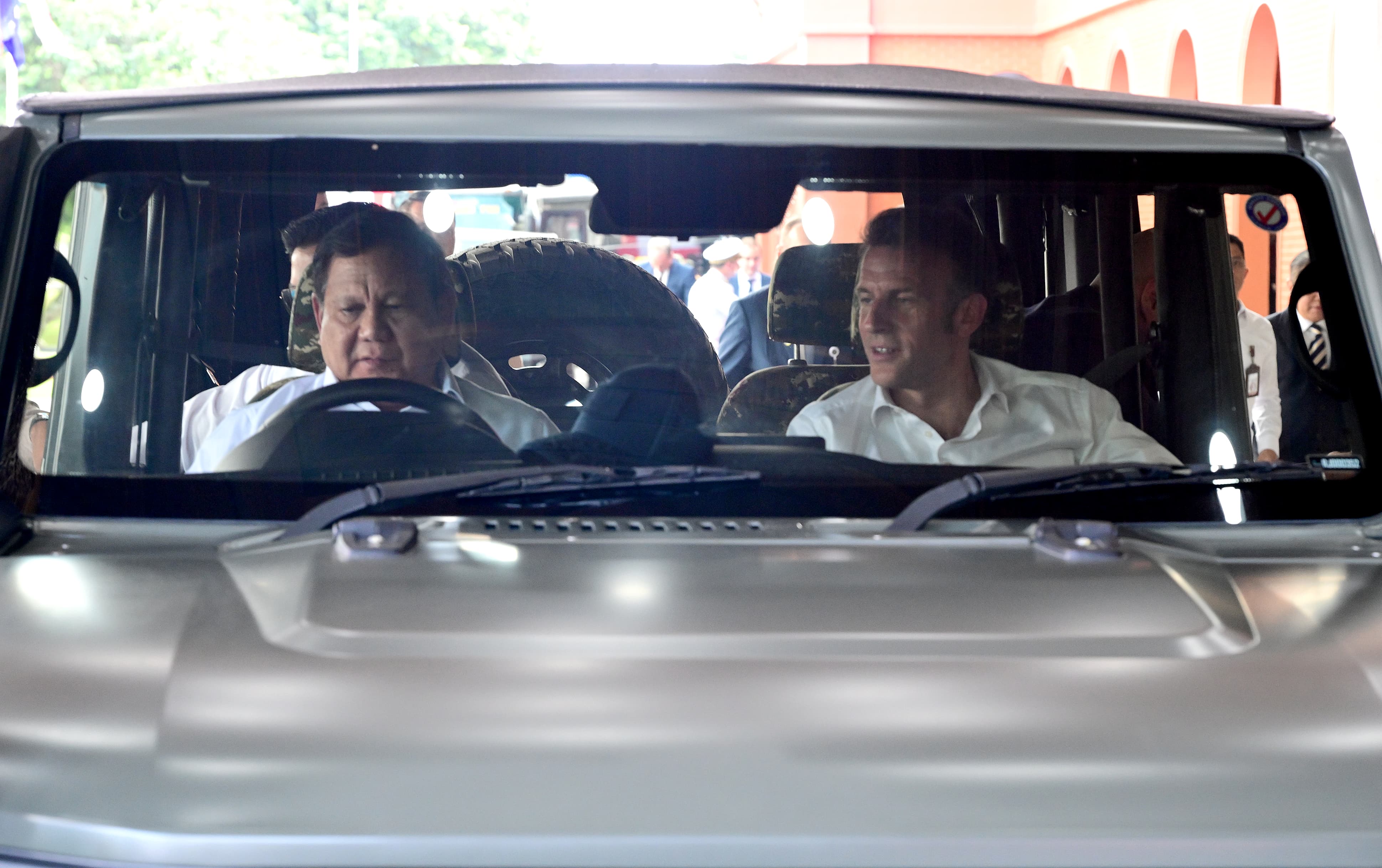 Presiden Prabowo bersama Presiden Macron (SinPo.id/Setpes)