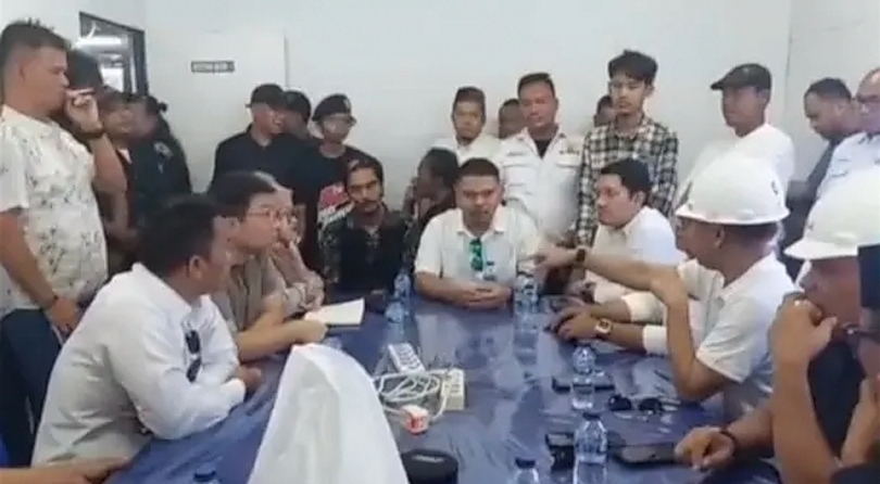 Ilustrasi oknum Kadin Cilegon minta  jatah proyek tanpa tender Rp 5 triliun ke PT CAA. (SinPo.id/tangkap layar)