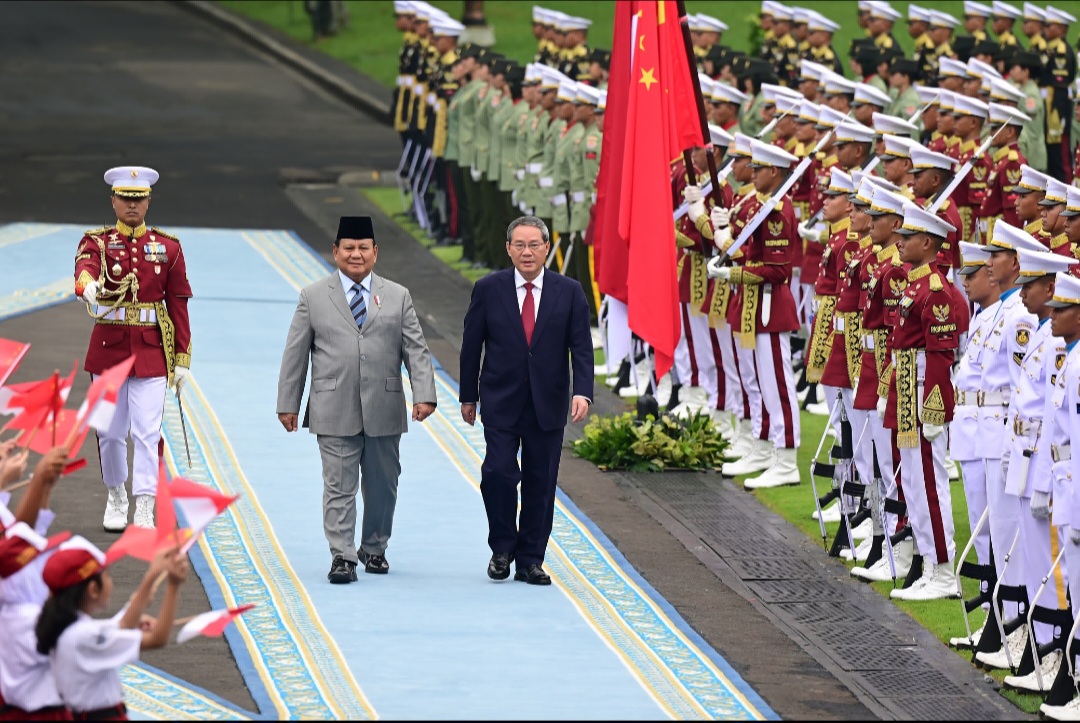 Presiden Prabowo bersama PM Tiongkok Li Qiang (SinPo.id/Setpres)