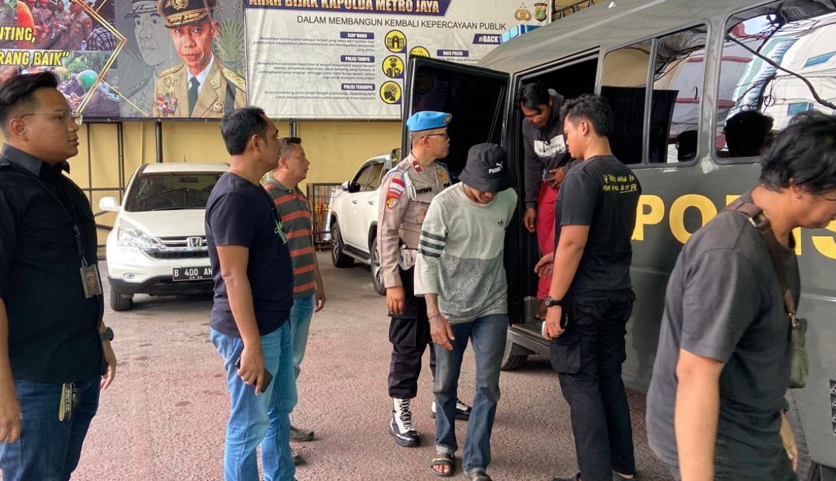 Para jukir liar yang diamankan polisi (SinPo.id/Dok.Polres Jakbar)