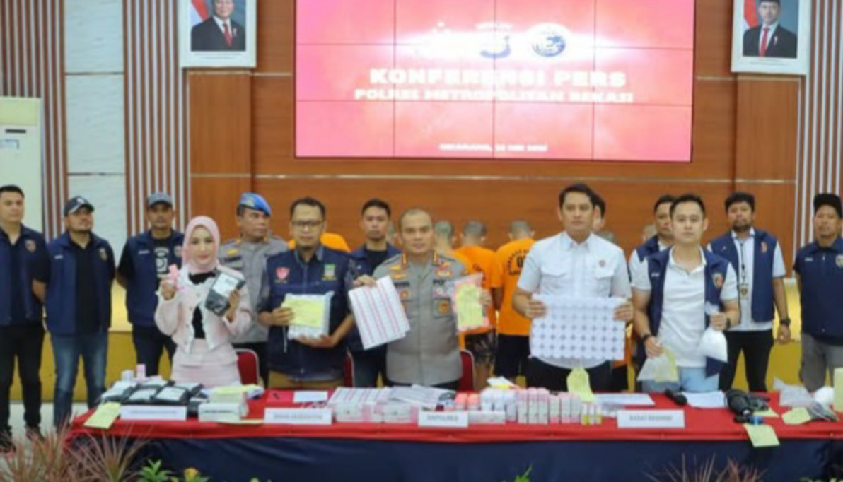Konfrensi pers skincare palsu (SinPo.id/Dok.Polres Metro Bekasi)