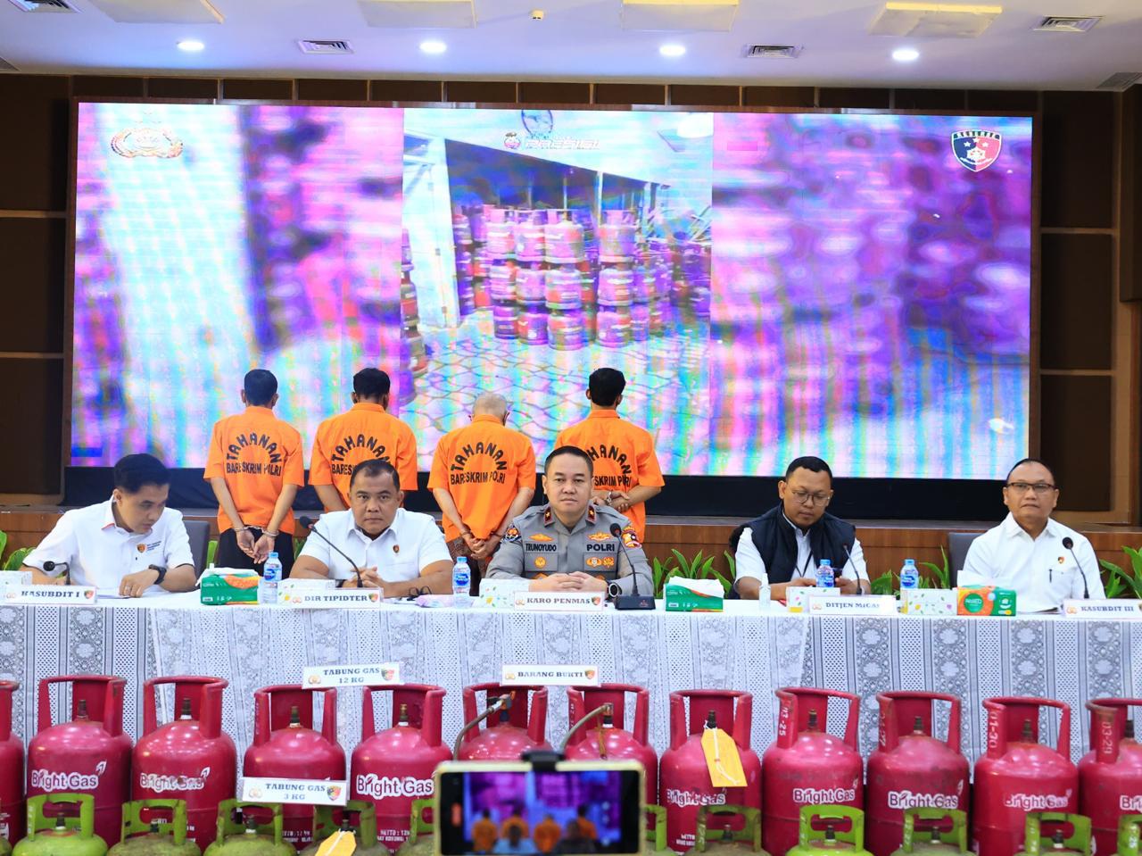 Konfrensi pers pengungkapan LPG oplos (SinPo.id/Dok.Polri)