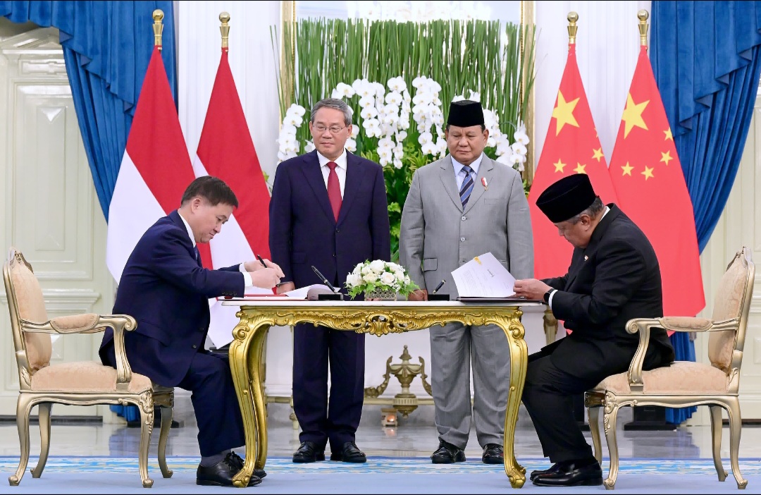 Presiden Prabowo dan Premier Li Qiang Saksikan Penandatanganan 12 Nota Kesepahaman Strategis RI–Tiongkok (SinPo.id/Setpres)