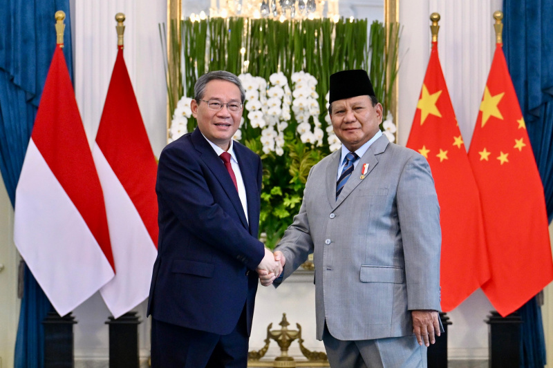 Presiden Prabowo menerima kunjungan kenegaraan PM China Li Qiang di Istana Merdeka (Ashar/Foto:Cahyo-Biropers/SinPo.id)