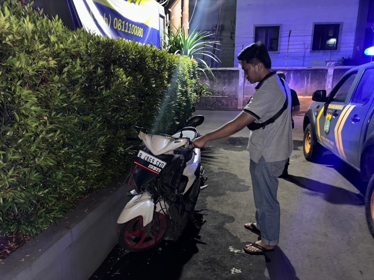 Motor pelaku yang disita polisi (SinPo.id/Dok.Polsek Ciputat Timur)