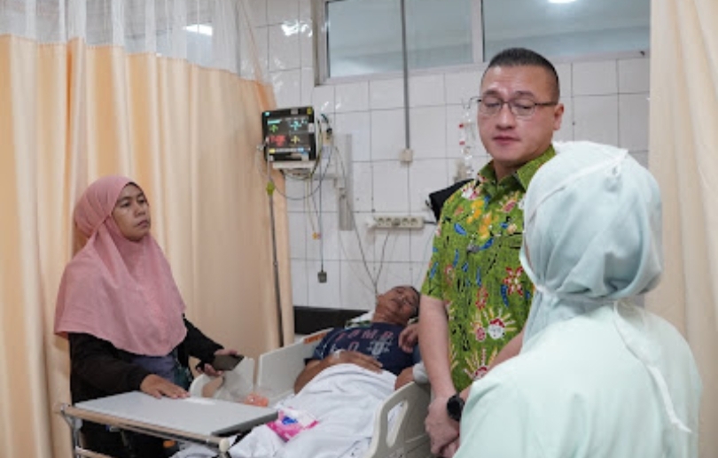Anggota DPRD DKI Hardiyanto Kenneth, meninjau RSUD Cengkareng (SinPo.id/ Dok. DPRD DKI)