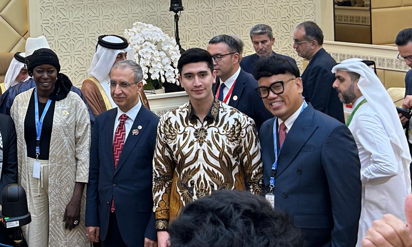 Anggota BKSAP DPR RI, Verrell Bramasta dan Surya Utama (Uya Kuya), turut mendorong aksi nyata solidaritas dan menyuarakan dukungan untuk Palestina. (SinPo.id/Tim Media)