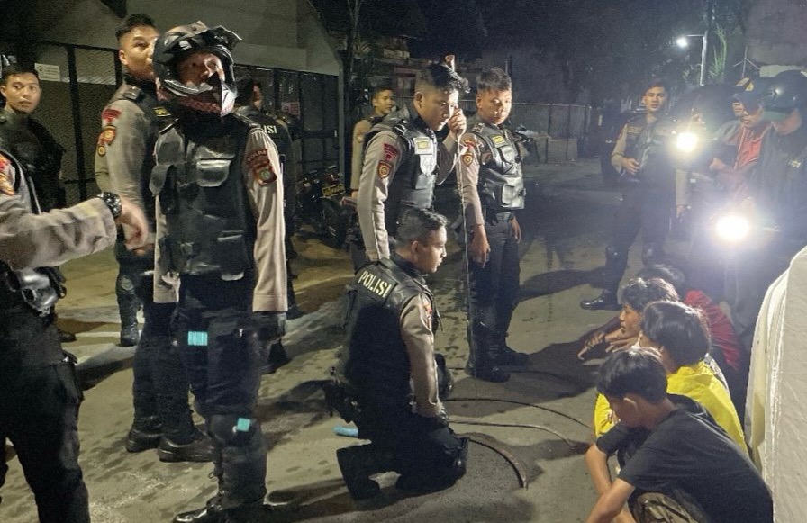 Para pelaku tawuran yang ditangkap di Jakarta Timur (SinPo.id/Dok. PMJ)