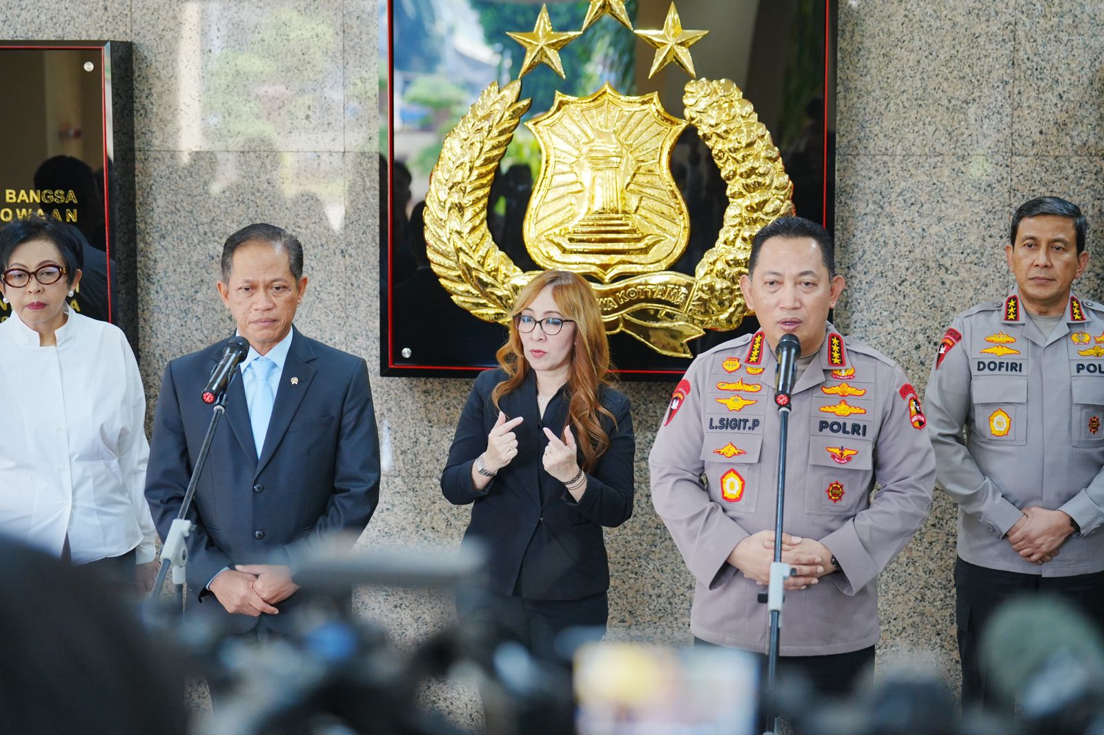 Kapolri Jenderal Pol Listyo Sigit Prabowo dan Menteri LHK Hanif Faisol (SinPo.id/ Humas Polri)